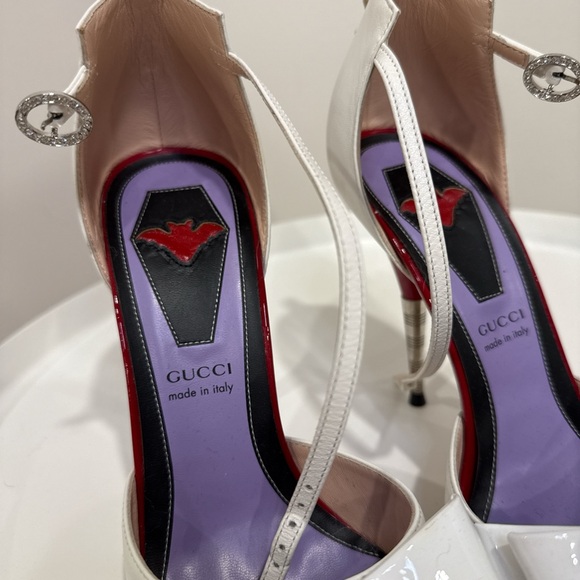 Gucci White Pumps with Bow - Picture 3 of 5